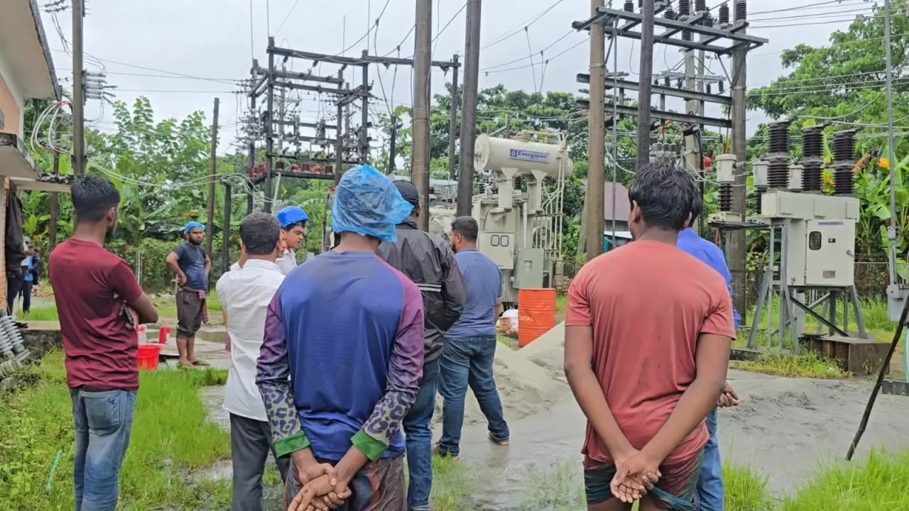 বরগুনার গ্রিড সাবস্টেশনে অগ্নিকাণ্ড, বিদ্যুৎহীন ৬৭ হাজার গ্রাহক