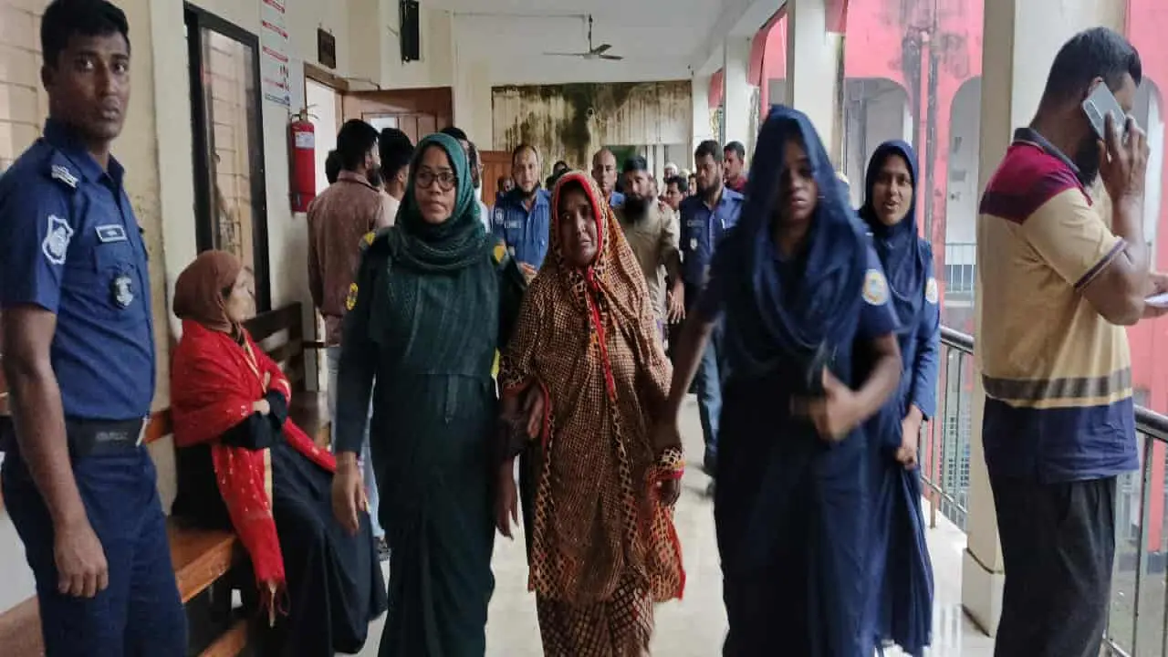 বরগুনার পাথরঘাটায় স্ত্রী হত্যার দায়ে স্বামী, সতিন, জামাইয়ের মৃত্যুদন্ড