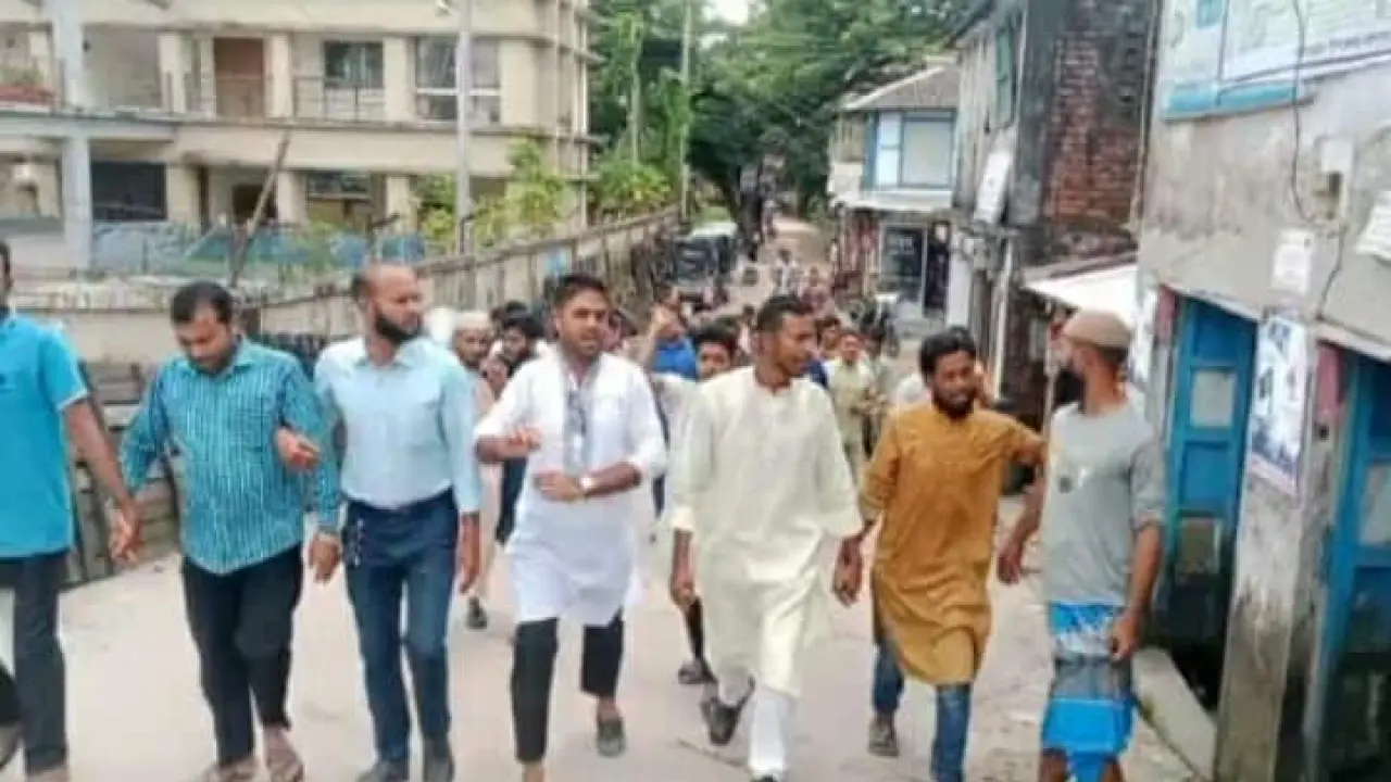 বরগুনার তালতলীতে ভিপি নুরের ওপর হামলার প্রতিবাদে বিক্ষোভ মিছিল