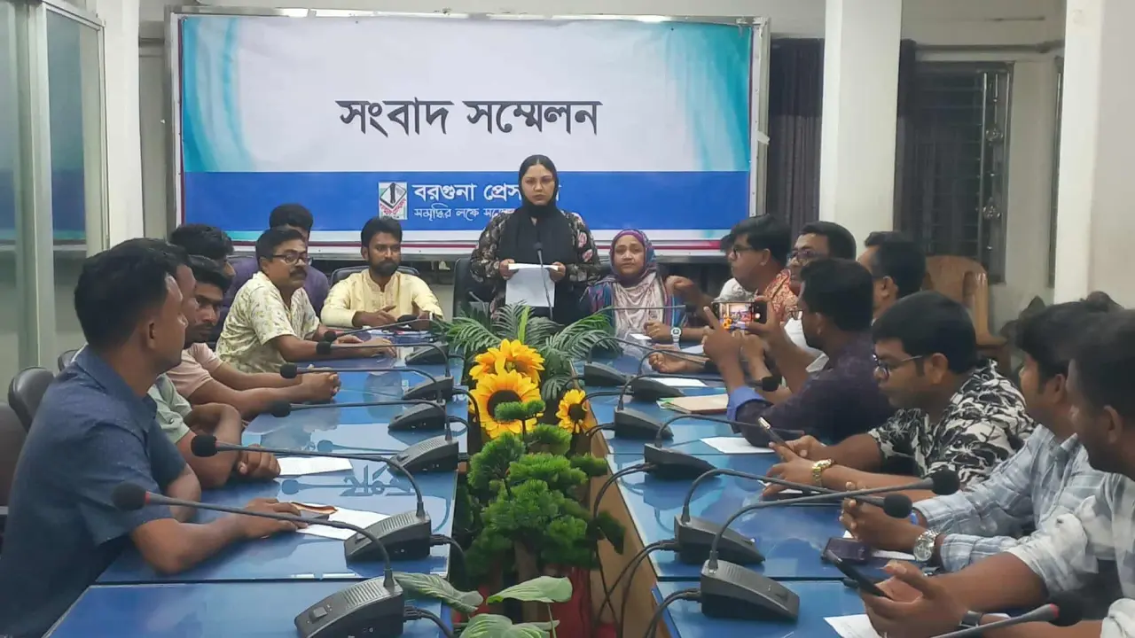 বরগুনায় ইউপি প্যানেল চেয়ারম্যানের বিরুদ্ধে মহিলা মেম্বারকে গালিগালাজ, শ্লীলতাহানি ও খুন জখমের হুমকির অভিযোগ