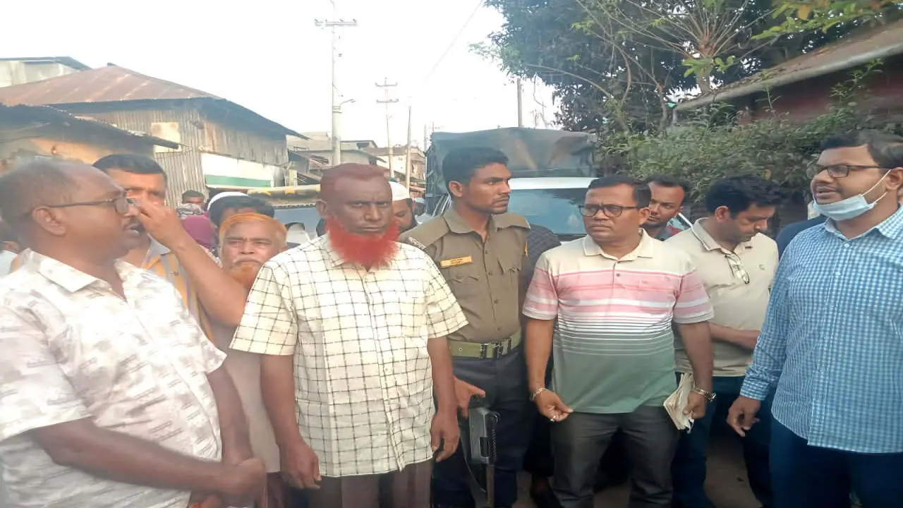 বরগুনায় অবৈধভাবে মজুত রাখা ৩৮ হাজার লিটার তৈল উদ্ধার" ব্যবসায়ীকে জরিমানা, জেলেদের মধ্যে বিতরণ