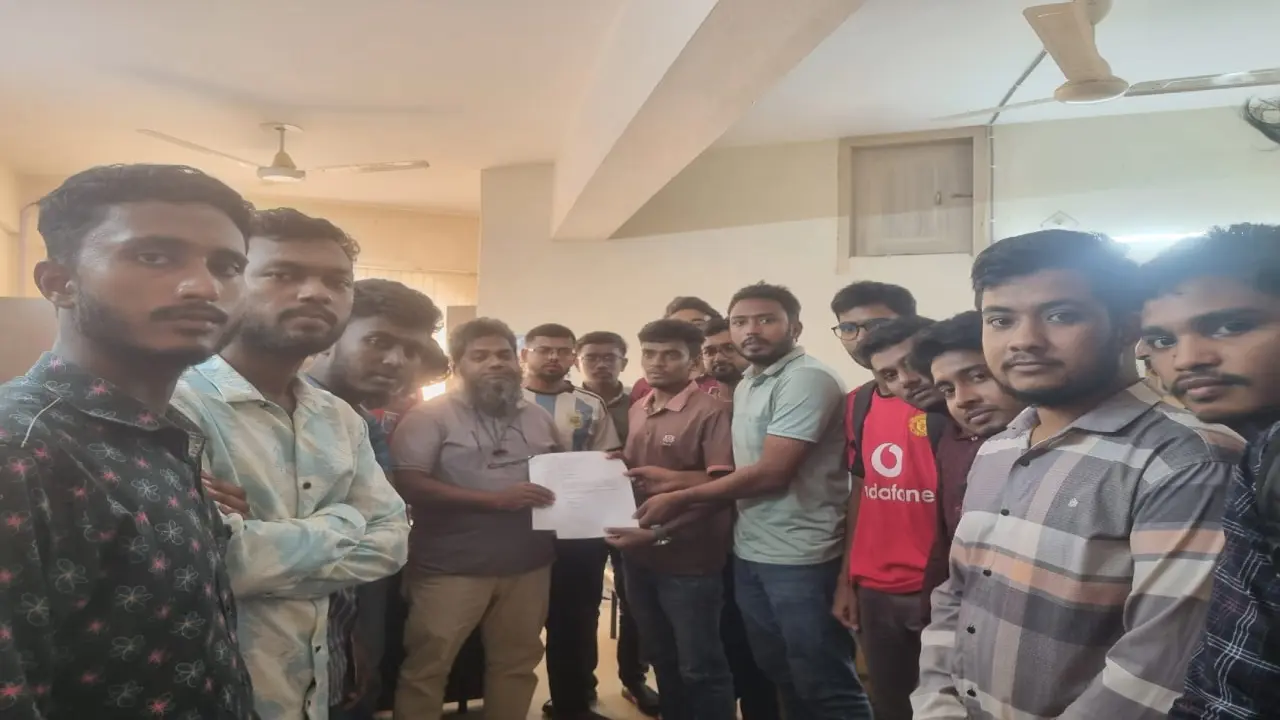 বরিশাল বিশ্ববিদ্যালয় ছাত্রদলের  মার্কশিট ফি মওকুফ ও সমাবর্তন আয়োজনের স্মারকলিপি প্রদান