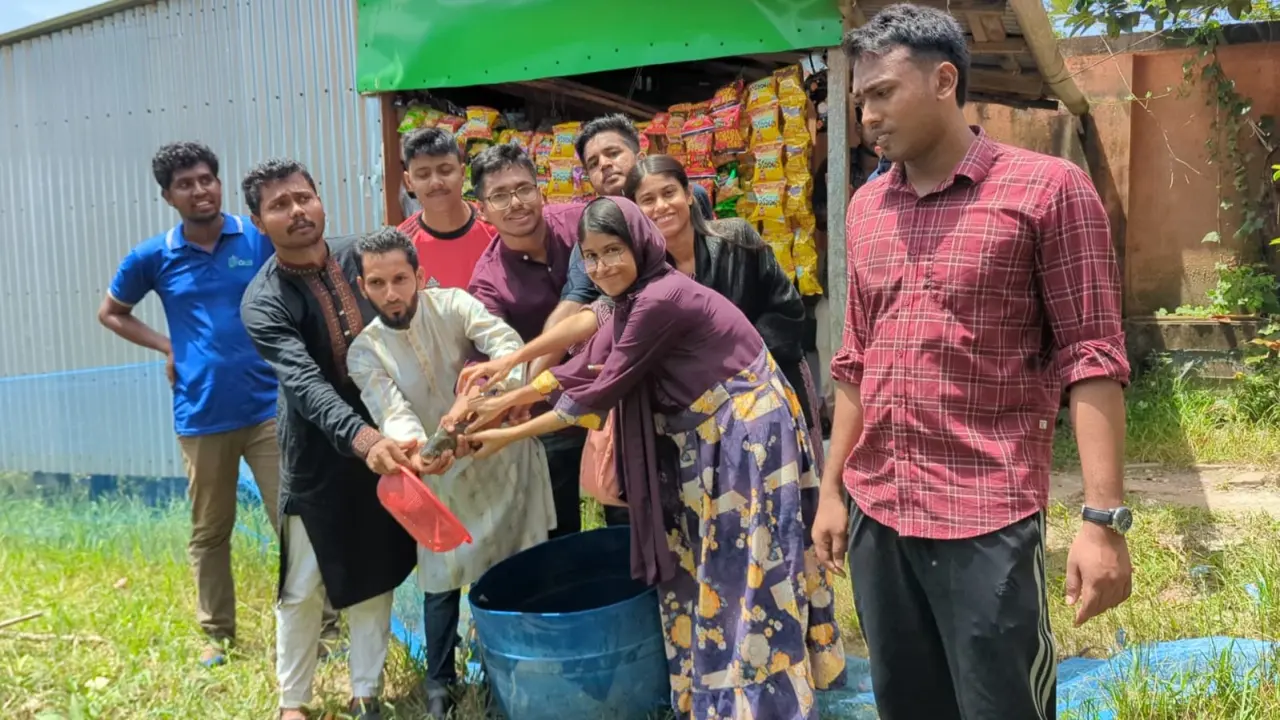 বরিশাল বিশ্ববিদ্যালয়ে বিএনপির প্রতিষ্ঠাবার্ষিকীতে ছাত্রদলের মাছের পোনা অবমুক্তকরন কর্মসূচি পালন।