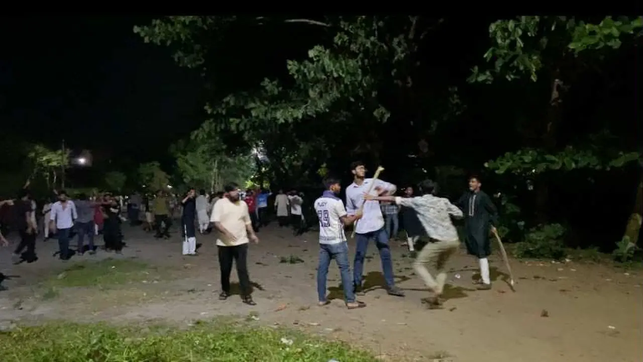 বরিশাল বিশ্ববিদ্যালয়ে ফুটবল খেলাকে কেন্দ্র করে সংঘর্ষ, উপাচার্যসহ আহত ১৪