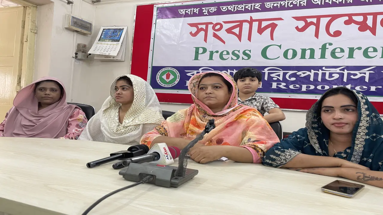 বরিশালে সংবাদ সম্মেলনের পর ভুক্তভুগীর বাড়িতে হামলা