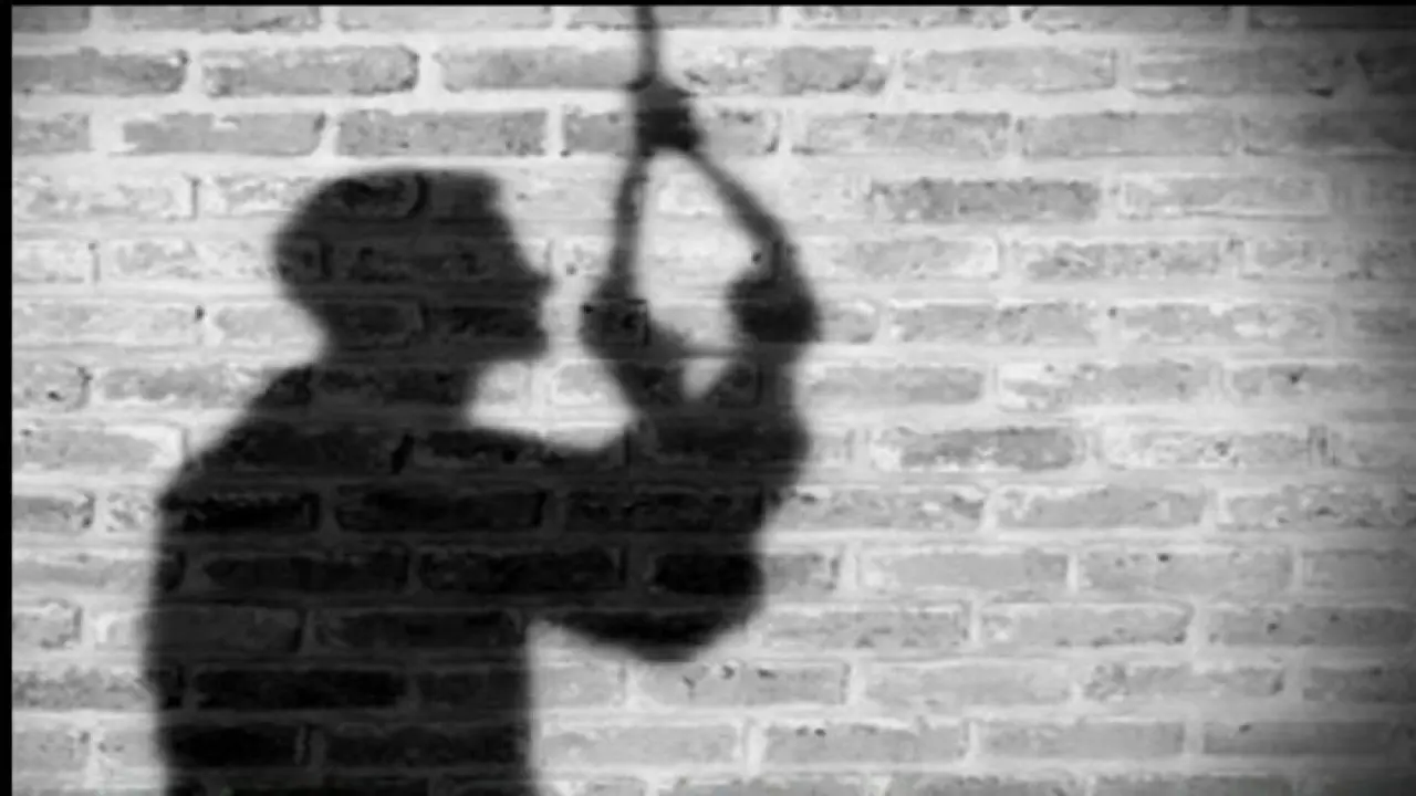 বরিশালের উদয়ন স্কুল মার্কেটে যুবকের ঝুলন্ত মরদেহ উদ্ধার