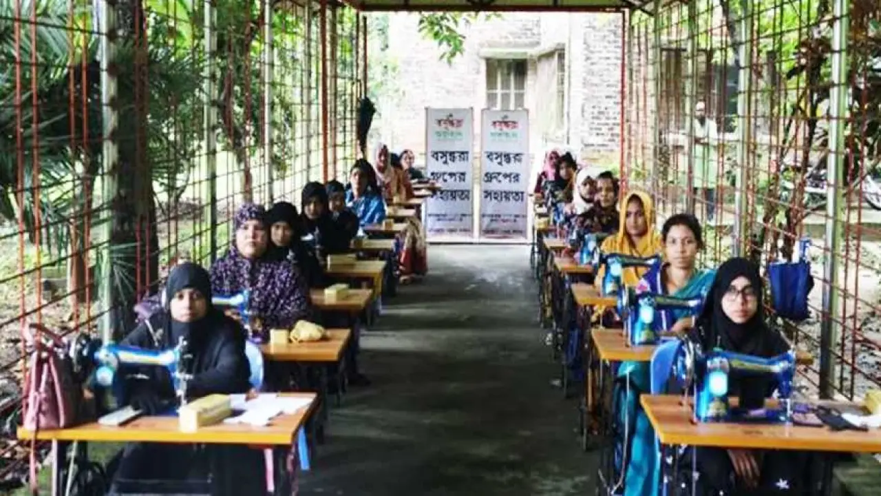 বসুন্ধরা শুভসংঘের উপহারে নতুন জীবনের স্বপ্ন ৪০ নারীর