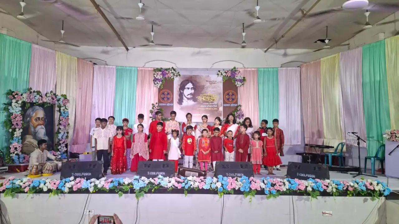চারুকলা বরিশাল এর উদ্যোগে -বিশ্বকবি রবীন্দ্রনাথ ঠাকুরের ১৬৫ তম জন্মবার্ষিকী উদযাপন।