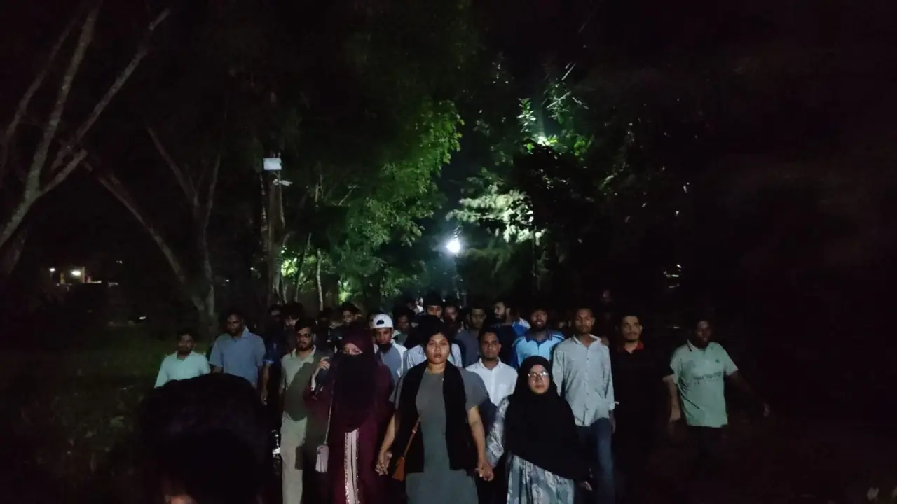 ছাত্রশিবিরের বিরুদ্ধে হামলার অভিযোগের প্রতিবাদে ববি ছাত্রদলের বিক্ষোভ মিছিল
