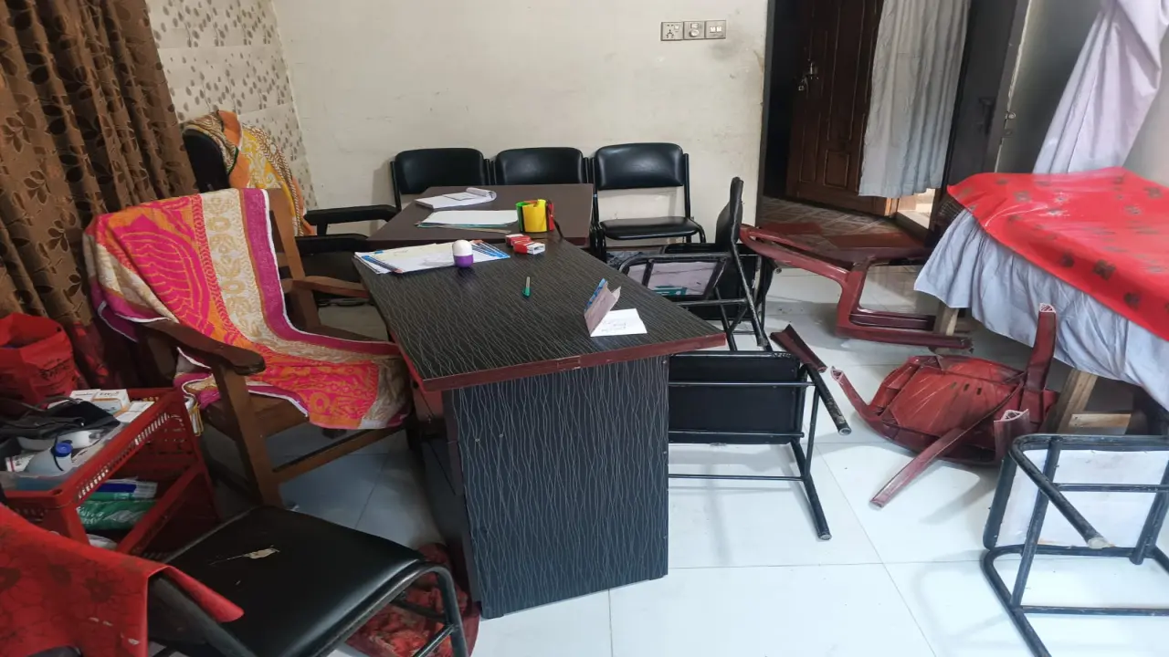 ছিনতাইয়ের অভিযোগ করায়  সাংবাদিকের ব্যবসা প্রতিষ্ঠানে   হামলা