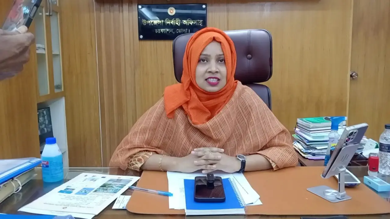 চরফ্যানের নারী ইউএনও রুমানা আফরোজ প্রশংসায় ভাসছেন।
