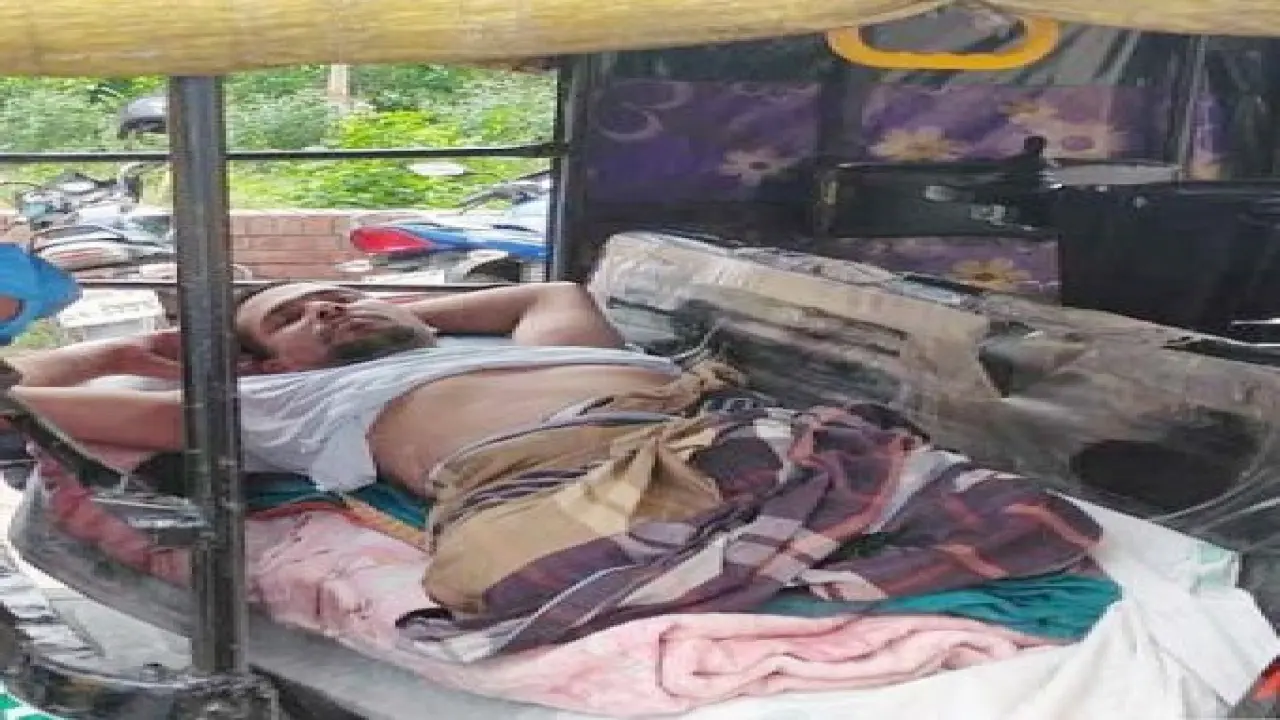 দুই পা হারানো দন্ডিত আসামি গৌরনদীর রফিকুলকে কারাগারে প্রেরণ