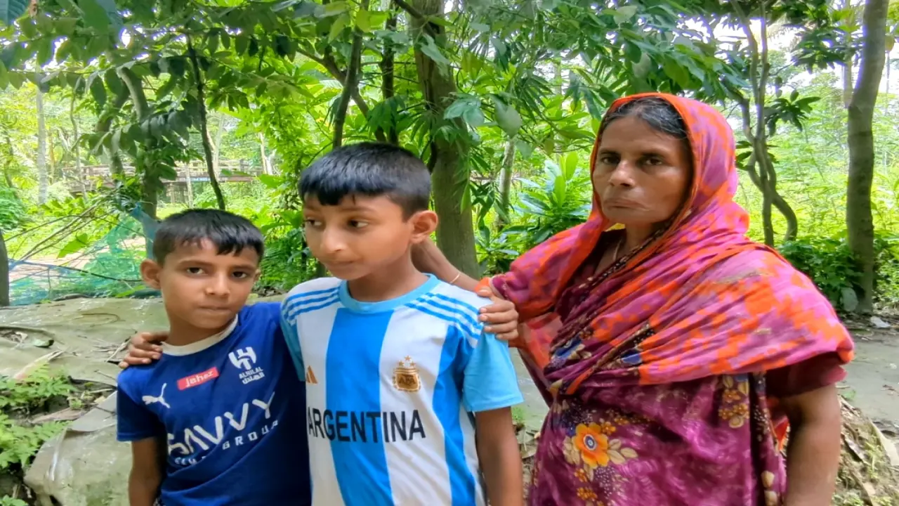 দুই শিশু সন্তানের কি হবে?