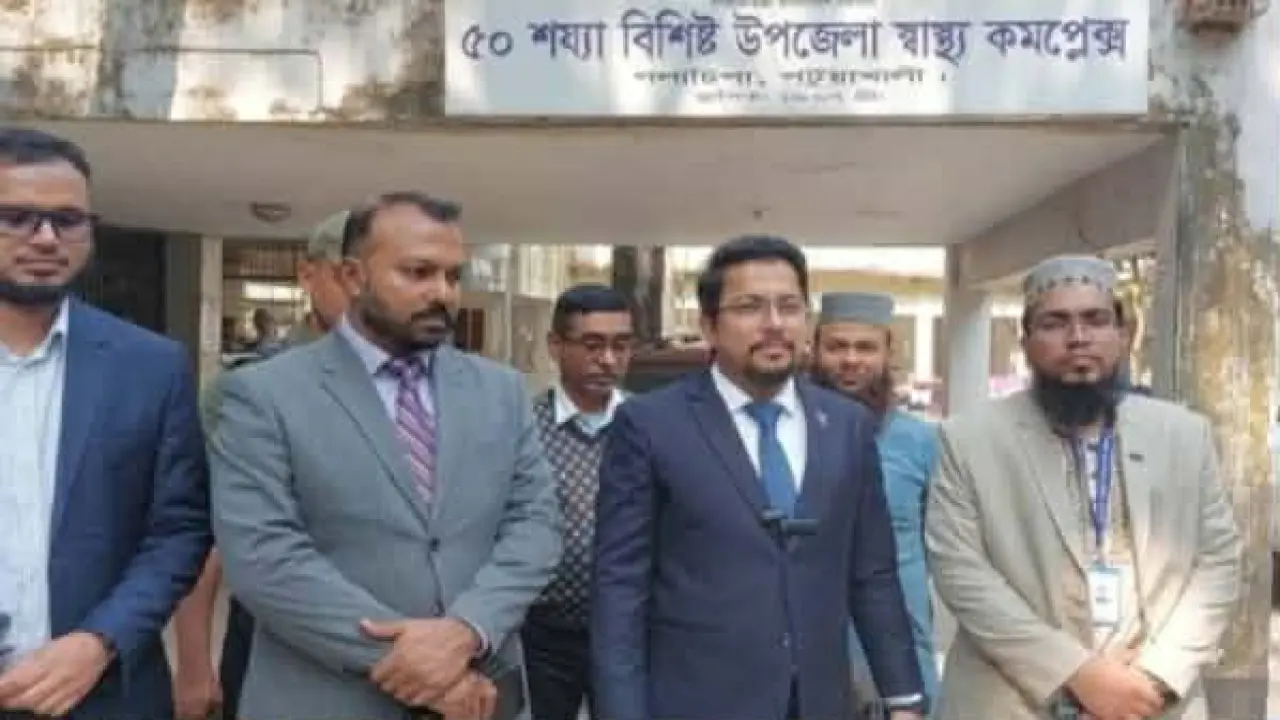 গলাচিপা হাসপাতাল পরিদর্শনে স্বাস্থ্য মন্ত্রণালয়ের সিনিয়র সহকারী সচিব