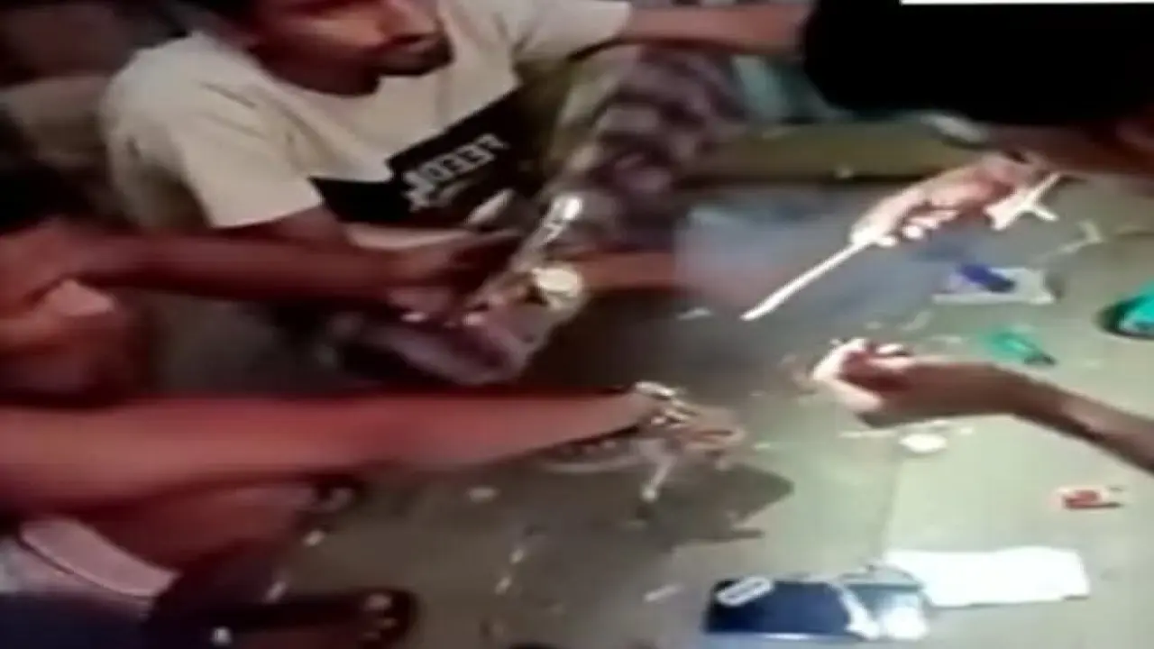 গলাচিপার কালুখা বাজারে প্রতিদিন বসছে মাদকের হাট, উদ্বেগে এলাকাবাসী