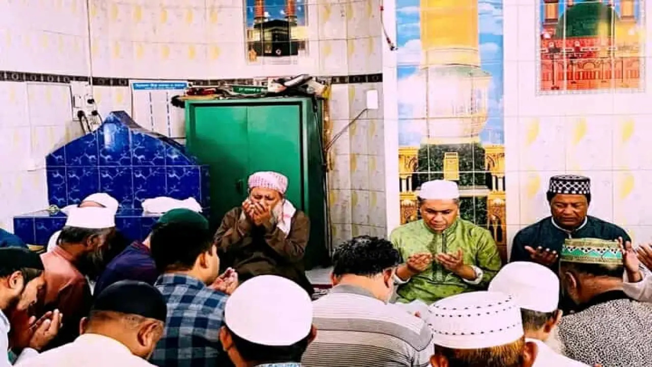 গলাচিপায় বেগম খালেদা জিয়ার রোগমুক্তি কামনা দোয়া ও মোনাজাত অনুষ্ঠিত