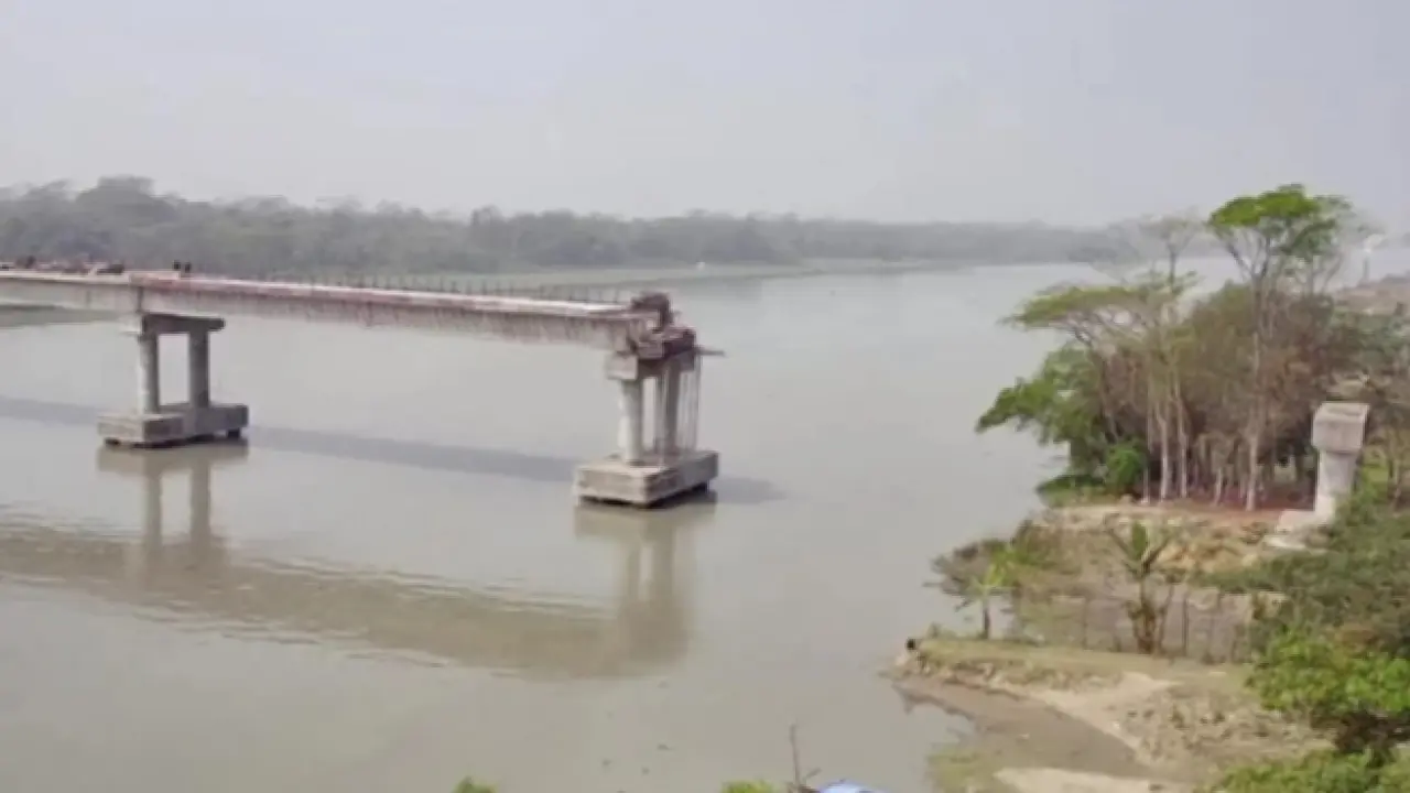 গলাচিপায় দুই সেতু নির্মাণে ধীরগতি, দুই বছরের কাজ শেষ হয়নি ৬ বছরেও