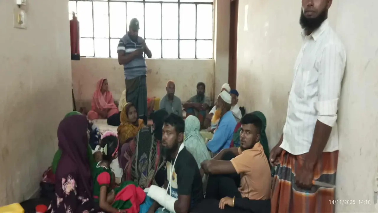 গলাচিপায় খাস জমি নিয়ে দুপক্ষের সংঘর্ষ, নারীসহ আহত ২৫