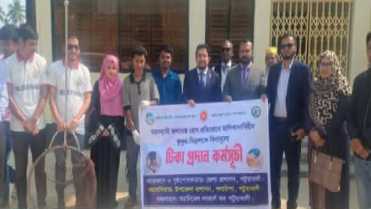 গলাচিপায় মালিকানা বিহীন কুকুর ও বিড়ালের বিনামূল্যে জলাতঙ্ক টিকাদান কর্মসূচি অনুষ্ঠিত