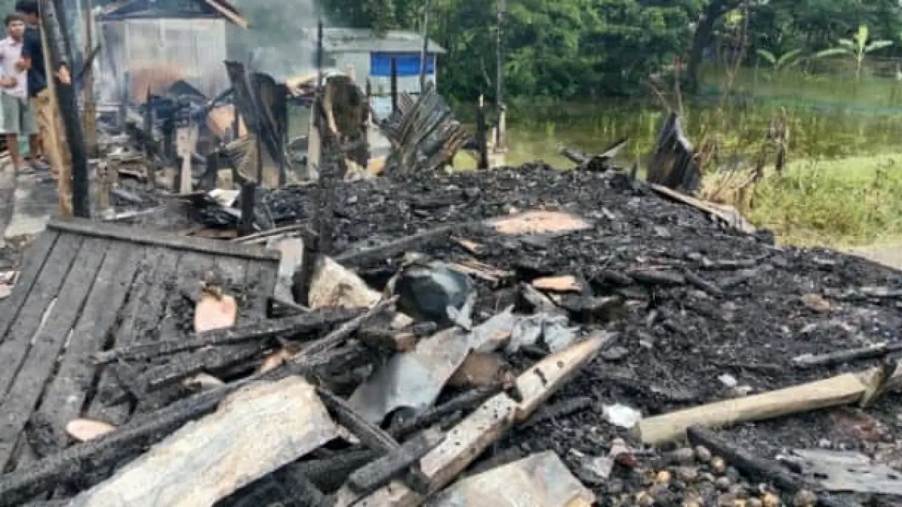 গলাচিপায় ভয়াবহ অগ্নিকাণ্ডে ৫ দোকান ভস্মীভূত