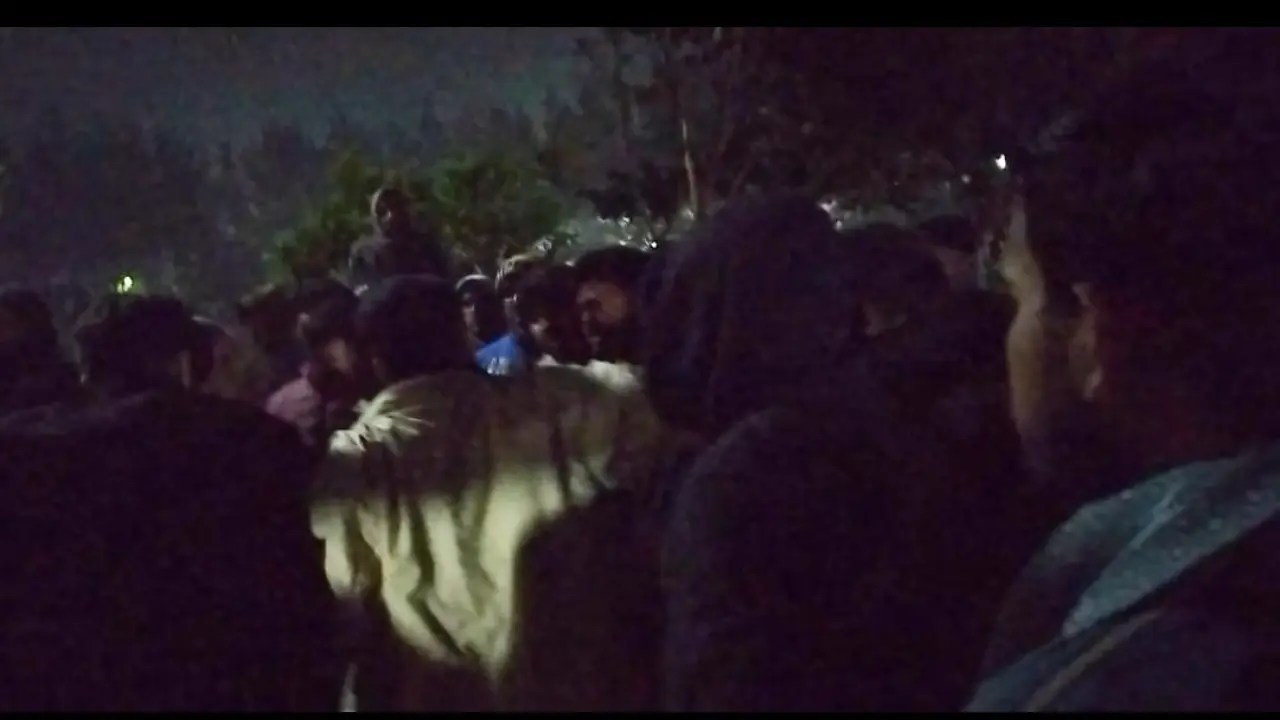 গোবিপ্রবিতে দুই বিভাগের সংঘর্ষ, সংবাদ সংগ্রহকালে সাংবাদিকের ওপর হামলা।