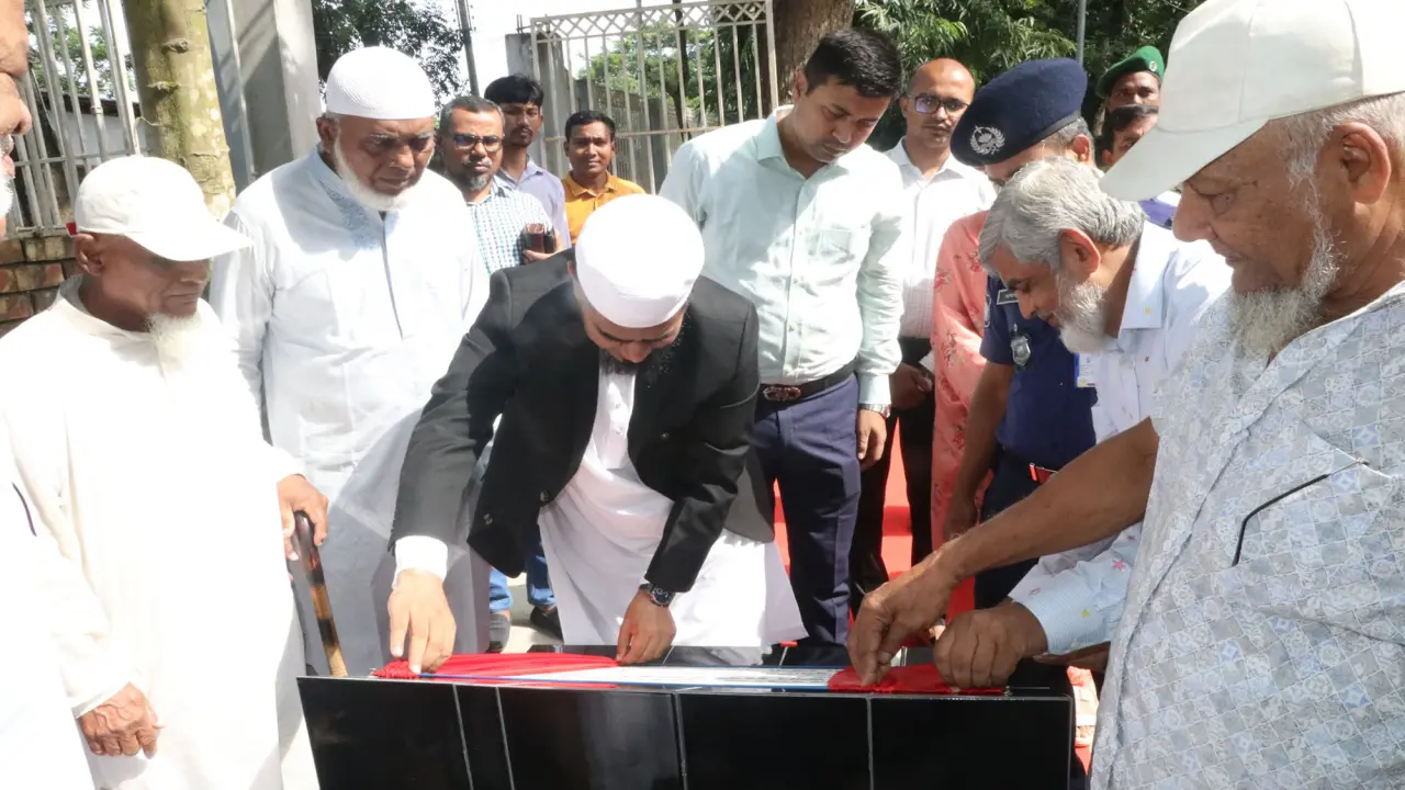 গোপালগঞ্জ সদর উপজেলায় অবস্থিত শহীদ বুদ্ধিজীবীদের বধ্যভূমি সংস্কার কাজের উদ্বোধন