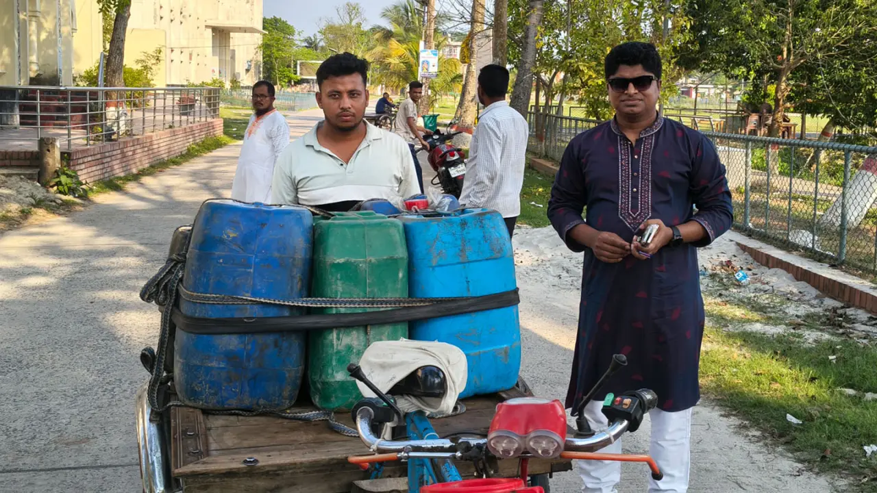গোপালগঞ্জে ১'শ টাকায় ডিজেল কিনে ১৫০ টাকায় বিক্রি, ব্যবসায়ীকে জরিমানা