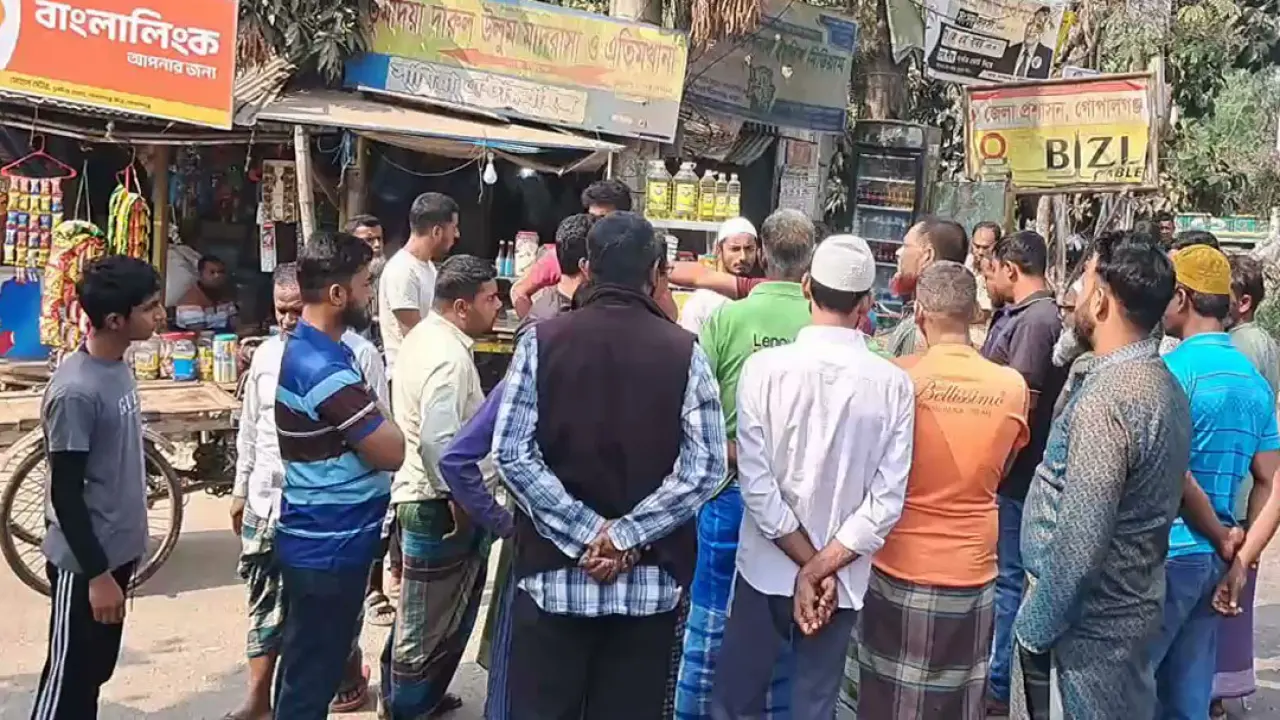 গোপালগঞ্জে বাস চাপায় নারী নিহত, ১ ঘন্টা ঢাকা-খুলনা মহাসড়ক অবরোধ