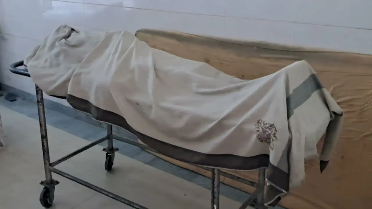 গোপালগঞ্জে বাসের চাপায় বৃদ্ধ নিহত