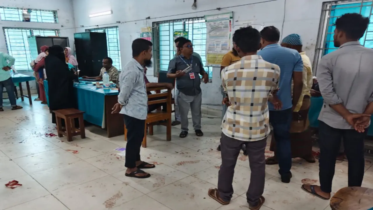 গোপালগঞ্জে হাসপাতালে ঢুকে রোগীকে কুপিয়ে আহত করার অভিযোগ প্রতিপক্ষের বিরুদ্ধে