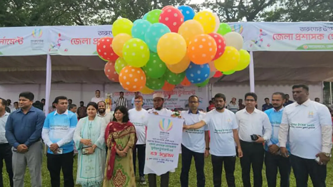 গোপালগঞ্জে “জেলা প্রশাসক গোল্ডকাপ” ফুটবল টুর্নামেন্টের উদ্বোধন