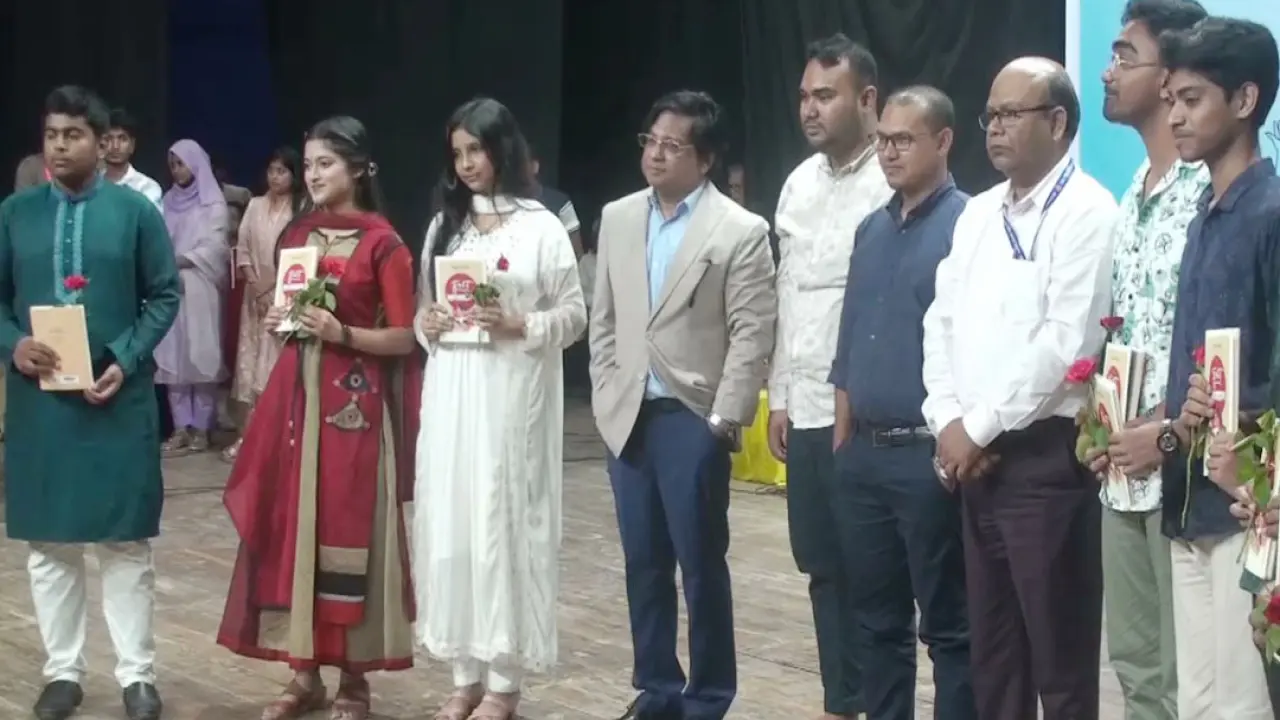 গোপালগঞ্জে জিপিএ-৫ প্রাপ্ত কৃতী ৬৪৪ শিক্ষার্থীকে সংবর্ধনা দিয়েছে দৈনিক প্রথম আলো