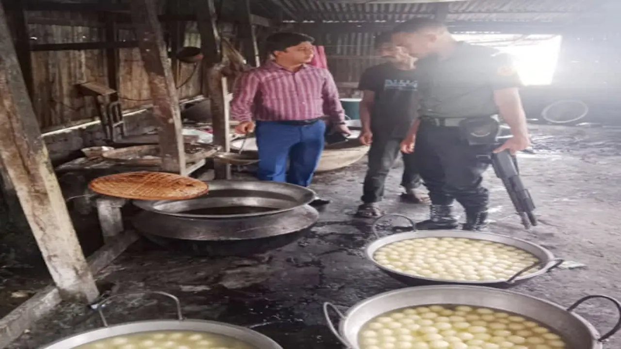 গোপালগঞ্জে মিষ্টির দোকানে অভিযান, ৫ হাজার টাকা জরিমানা