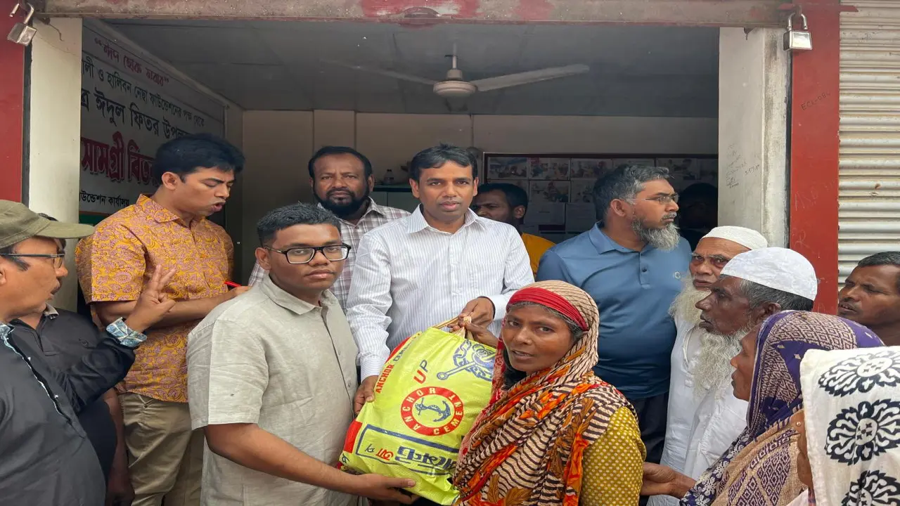 গোপালগঞ্জে প্রান্তিক জনগোষ্ঠির দুই’শ পরিবার পেল ঈদ সামগ্রী