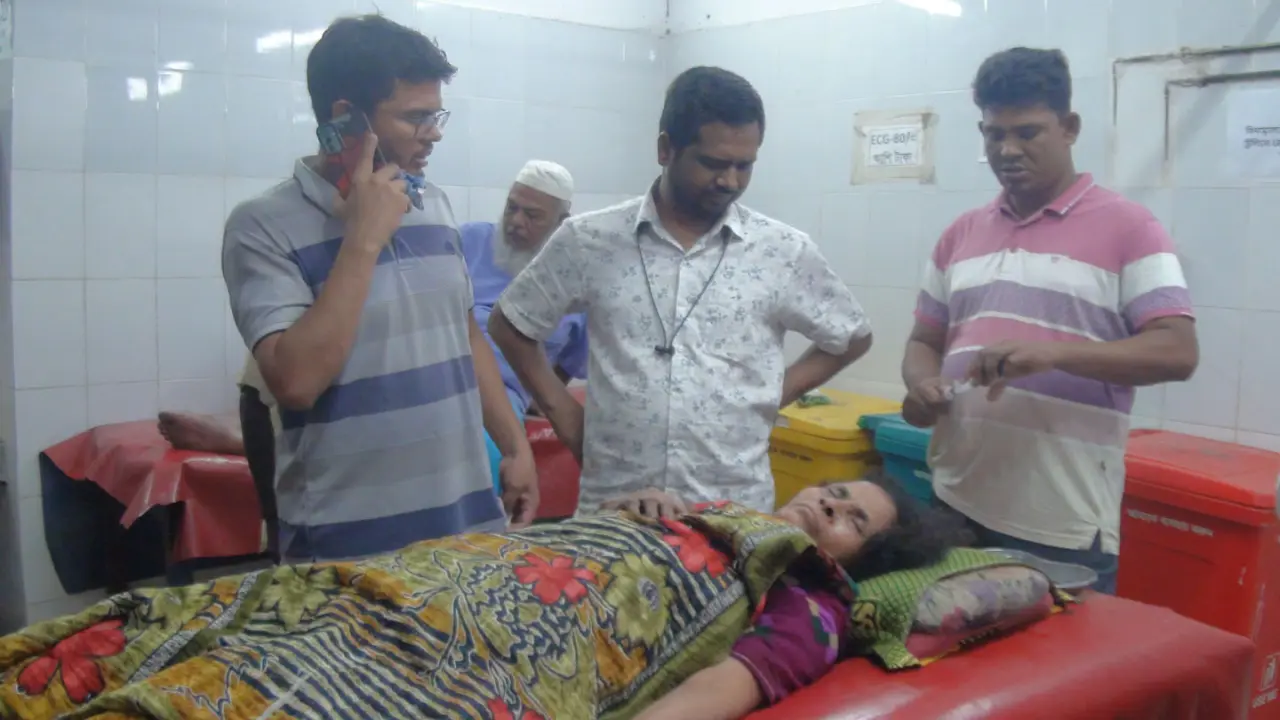 গোপালগঞ্জে প্রতিপক্ষের হামলায় নারীসহ আহত-১০, বাড়ীতে অগ্নিসংযোগ, লুটপাট ও মোটর সাইকেল ভাংচুর