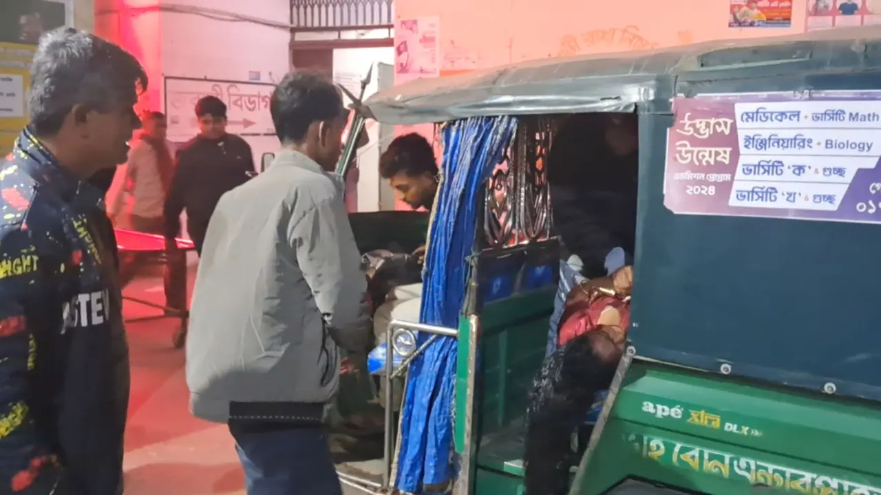 গোপালগঞ্জে ট্রাক ও সিএনজির সংঘর্ষে গৃহবধূ নিহত, আহত-৫