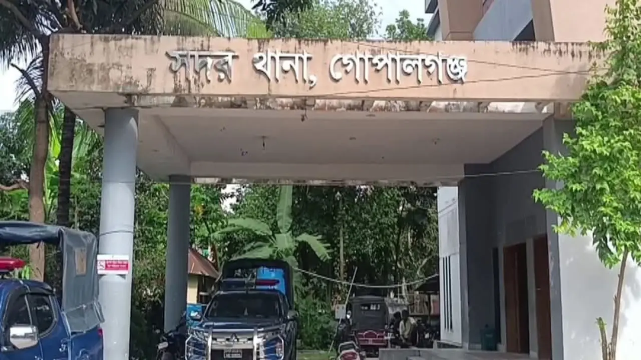 গোপালগঞ্জে ট্রাকের চাপায় যুবক নিহত