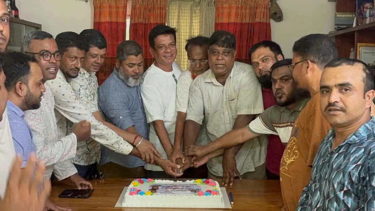গৌরনদীতে শেখ হাসিনার জন্মদিন পালন