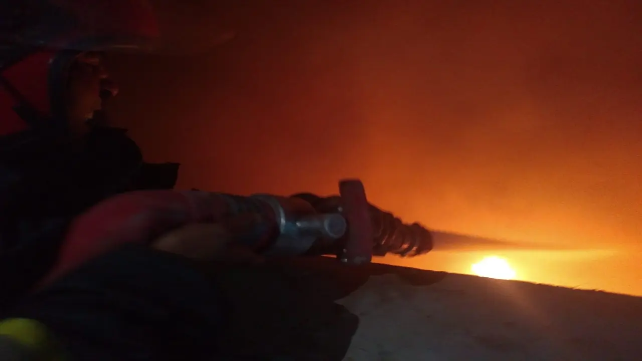 গৌরনদীতে সরকারি অডিটোরিয়ামে অগ্নিকান্ড