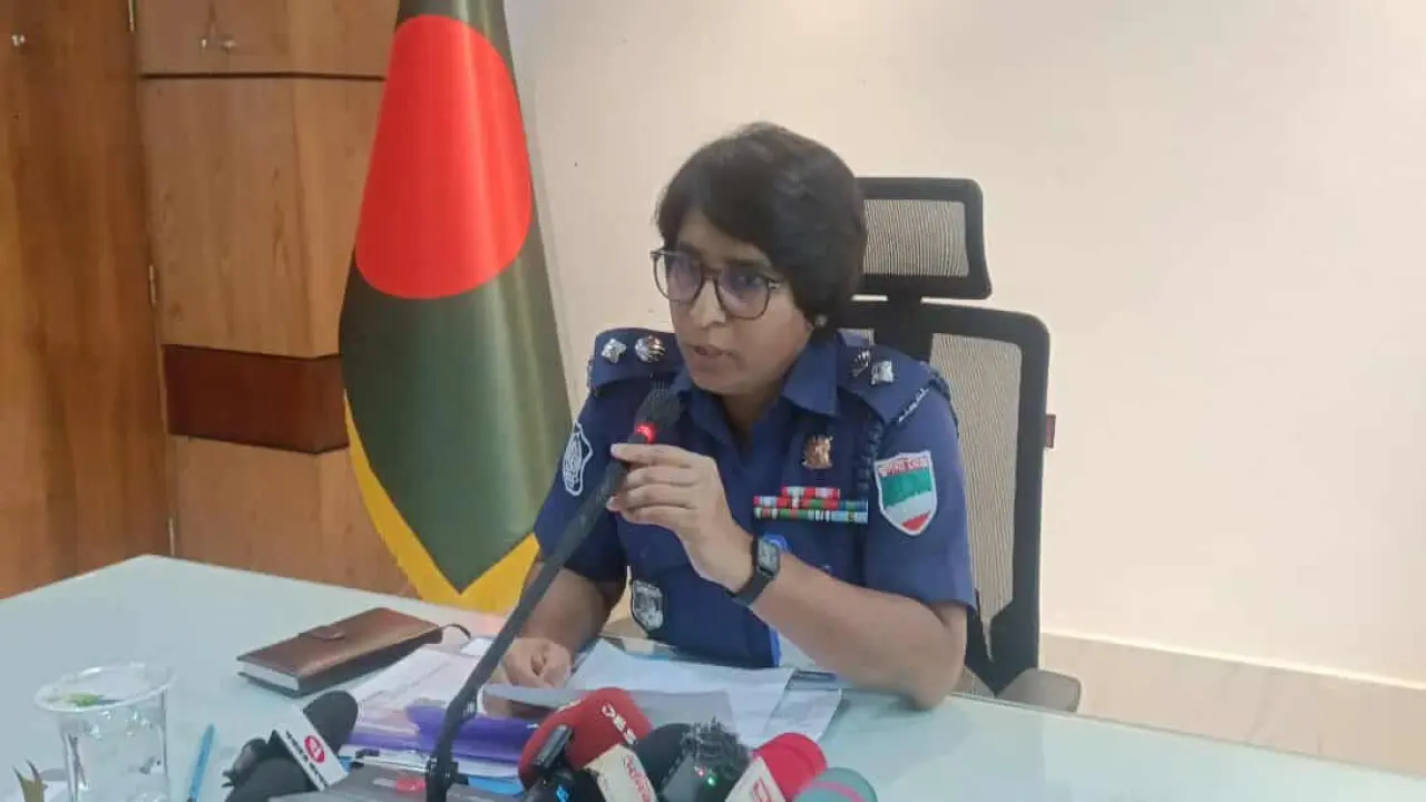 গুজব ও অপপ্রচার করলেই তাৎক্ষনিক ব্যবস্থা নেওয়া হবে,  যশোরের পুলিশ সুপার রওনক জাহান