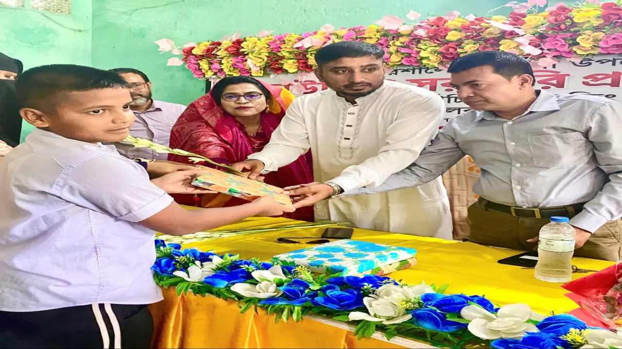 হিজলায় কৃতি শিক্ষার্থীদের সংবর্ধনা ও নবগঠিত  কমিটির পরিচিতি সভা।