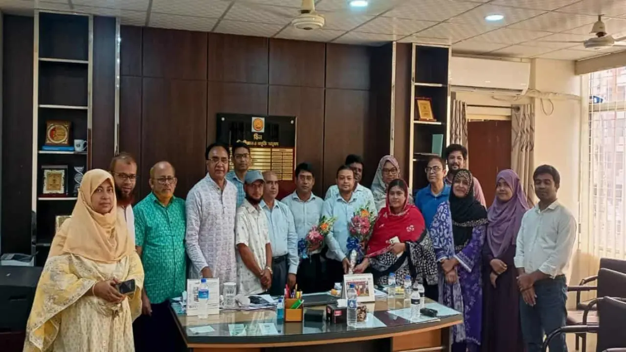 হিট প্রজেক্ট প্রাপ্ত যবিপ্রবির জীববিজ্ঞান ও প্রযুক্তি অনুষদের দুই শিক্ষককে সংবর্ধনা প্রদান