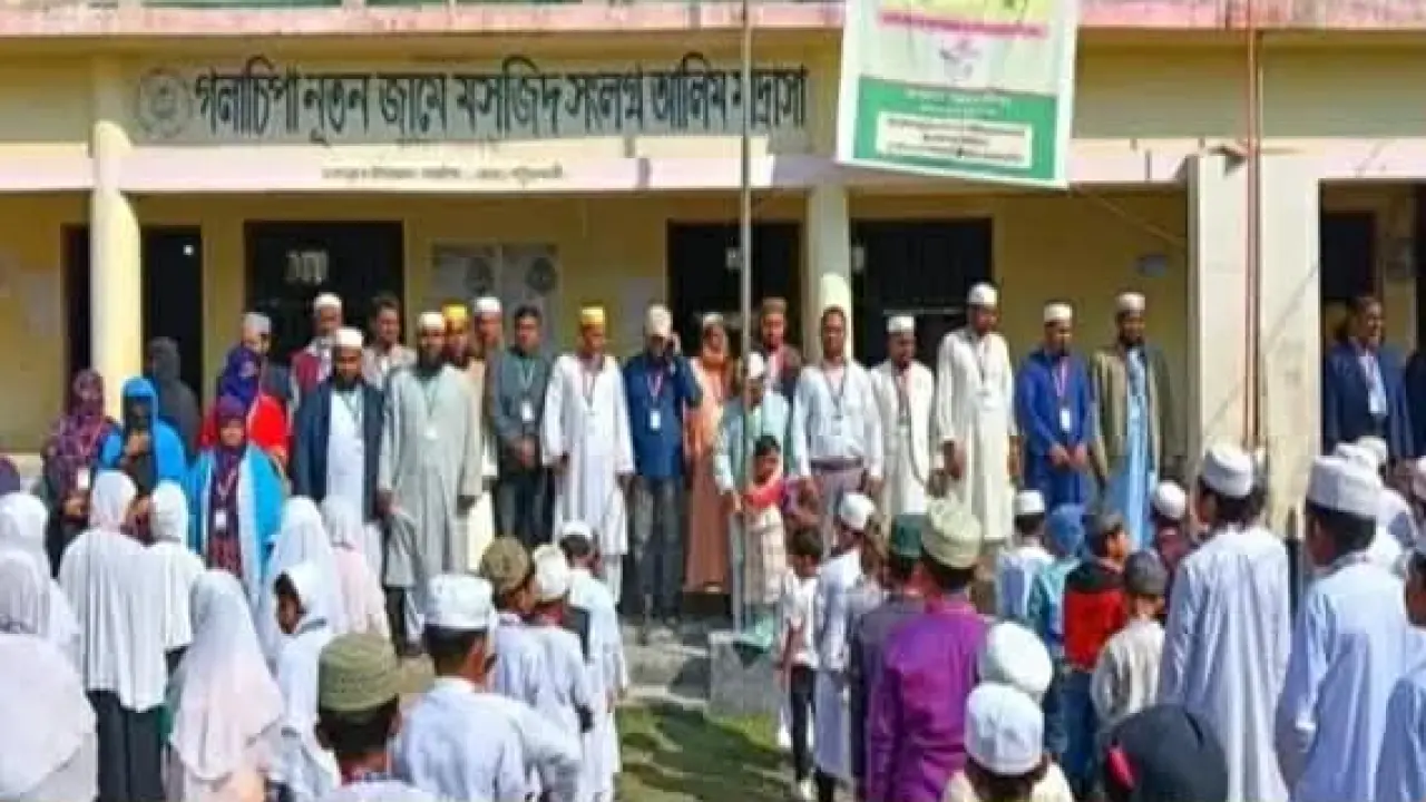 জেলায় সেরা তালিকার ধারাবাহিকতায় আবারও শীর্ষে গলাচিপা নূতন জামে মসজিদ সংলগ্ন আলিম মাদ্রাসা