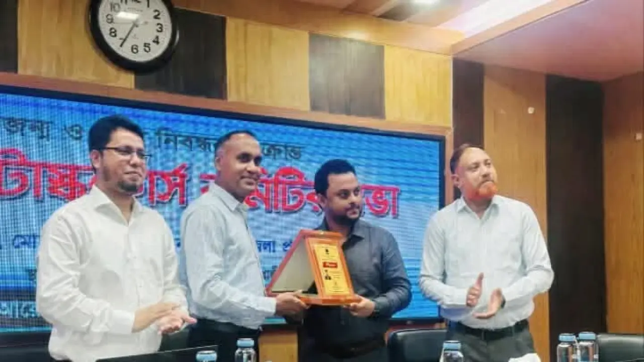 জন্ম-মৃত্যু নিবন্ধনে মে মাসে বরিশাল বিভাগের শ্রেষ্ঠ ইউএনও গলাচিপার ইজাজুল হক