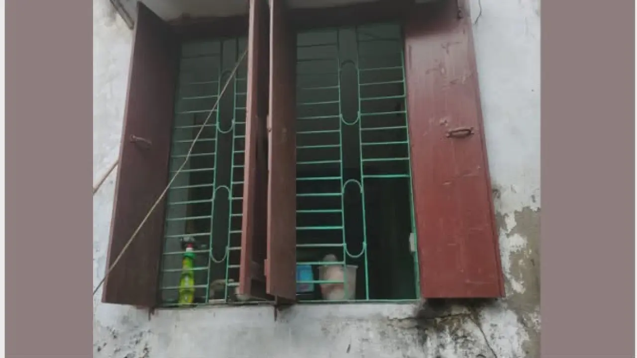 কেশবপুরে  ঘরের গ্রিল কেটে শিক্ষকের বাসায় চুরি।