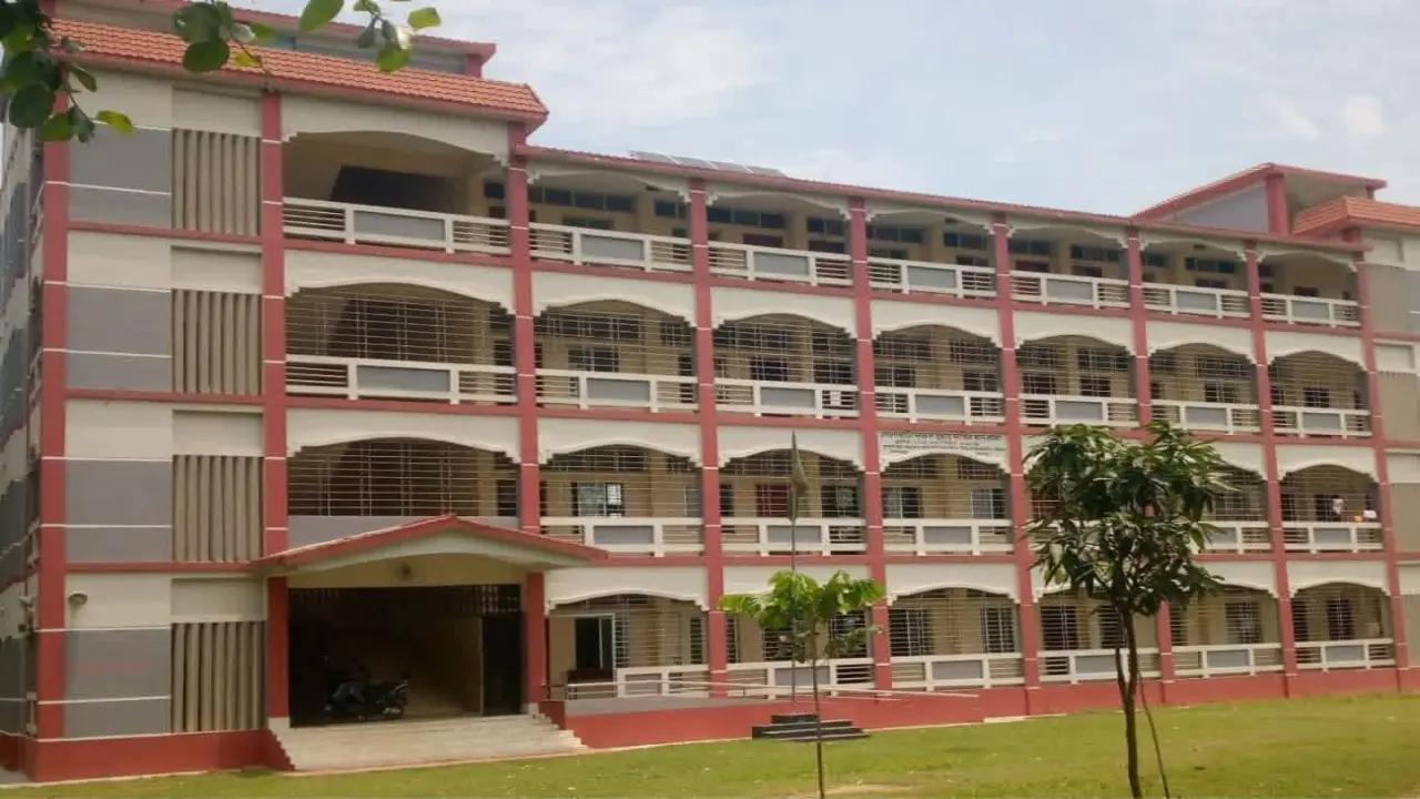 কেশবপুরে মাদ্রাসা কর্মচারী নিয়োগে বাণিজ্যের অভিযোগ