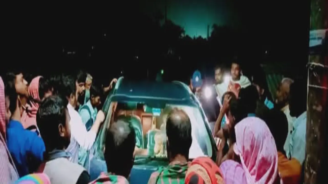 কেশবপুরে ‘মদ্যপ অবস্থায়’ সংসদ সদস্যকে গালিগালাজ।