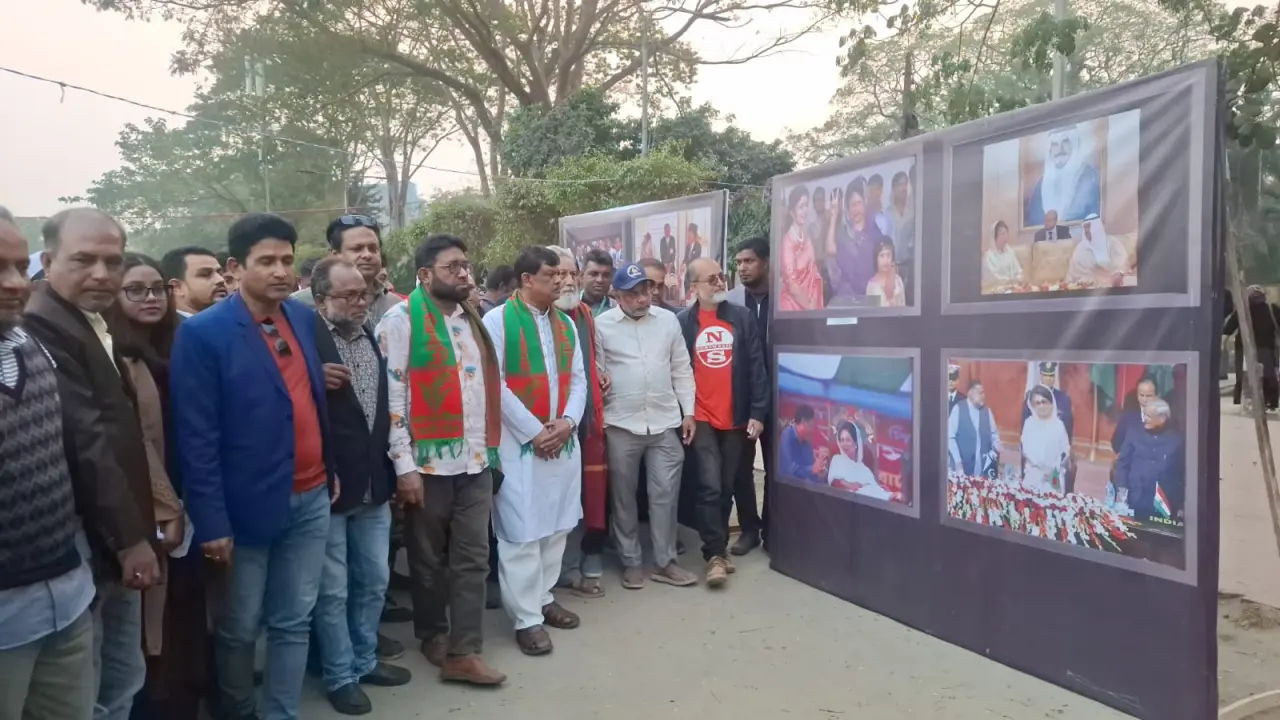 খালেদা জিয়ার জীবনভিত্তিক প্রামাণ্যচিত্রের উদ্বোধনকালে রহমাতুল্লাহ