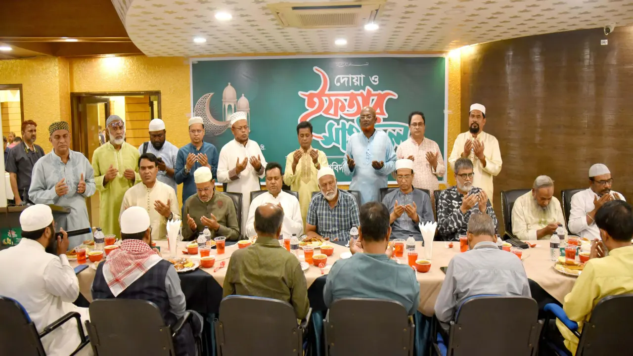 খুবি অফিসার্স কল্যাণ পরিষদের ইফতার মাহফিল অনুষ্ঠিত