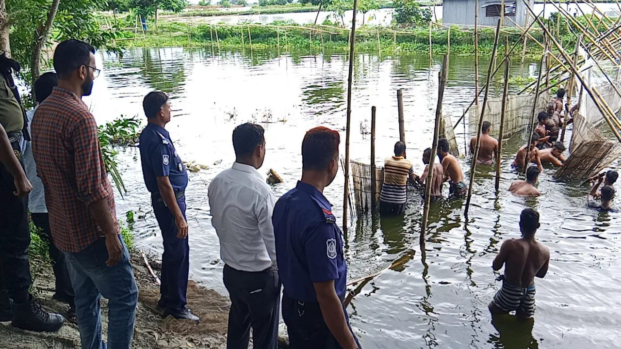 কোটালীপাড়ায় দখলকৃত কুমলিয়া সরকারি খাল দখলমুক্ত করেছে উপজেলা প্রশাসন